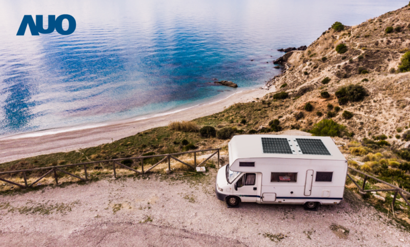 「可撓輕量化太陽光電板SunCurva」使用輕量特殊耐候型複合板取代傳統太陽能板的玻璃前板，不僅降低70%重量，每米平方僅3Kg；具有抗衝擊性能及通過電磁相容性測試，可應用於交通運輸工具，如露營車、遊艇等